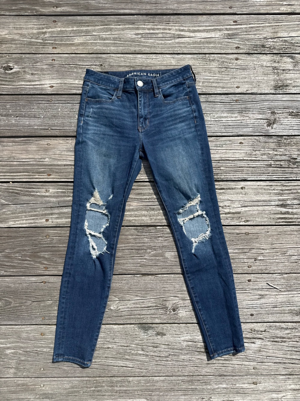 American Eagle Hi-Rise 360° Next Level Stretch Distressed Jeggings (Short)
